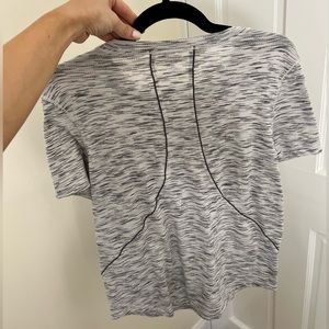 Lululemon short sleeve